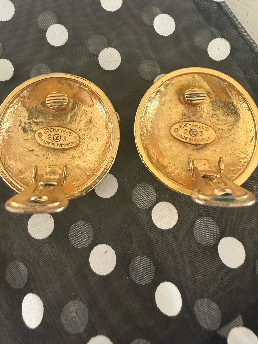 Vintage CHANEL Clip On Earrings - Picture 3 of 10